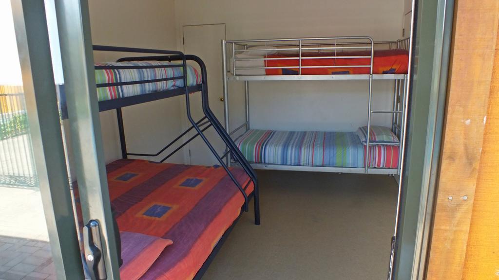 Bay Adventurer Backpackers & Apartments Paihia Dış mekan fotoğraf