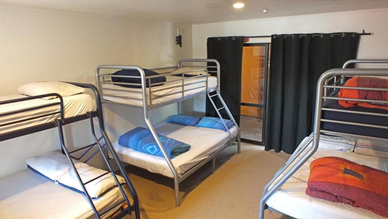 Bay Adventurer Backpackers & Apartments Paihia Dış mekan fotoğraf
