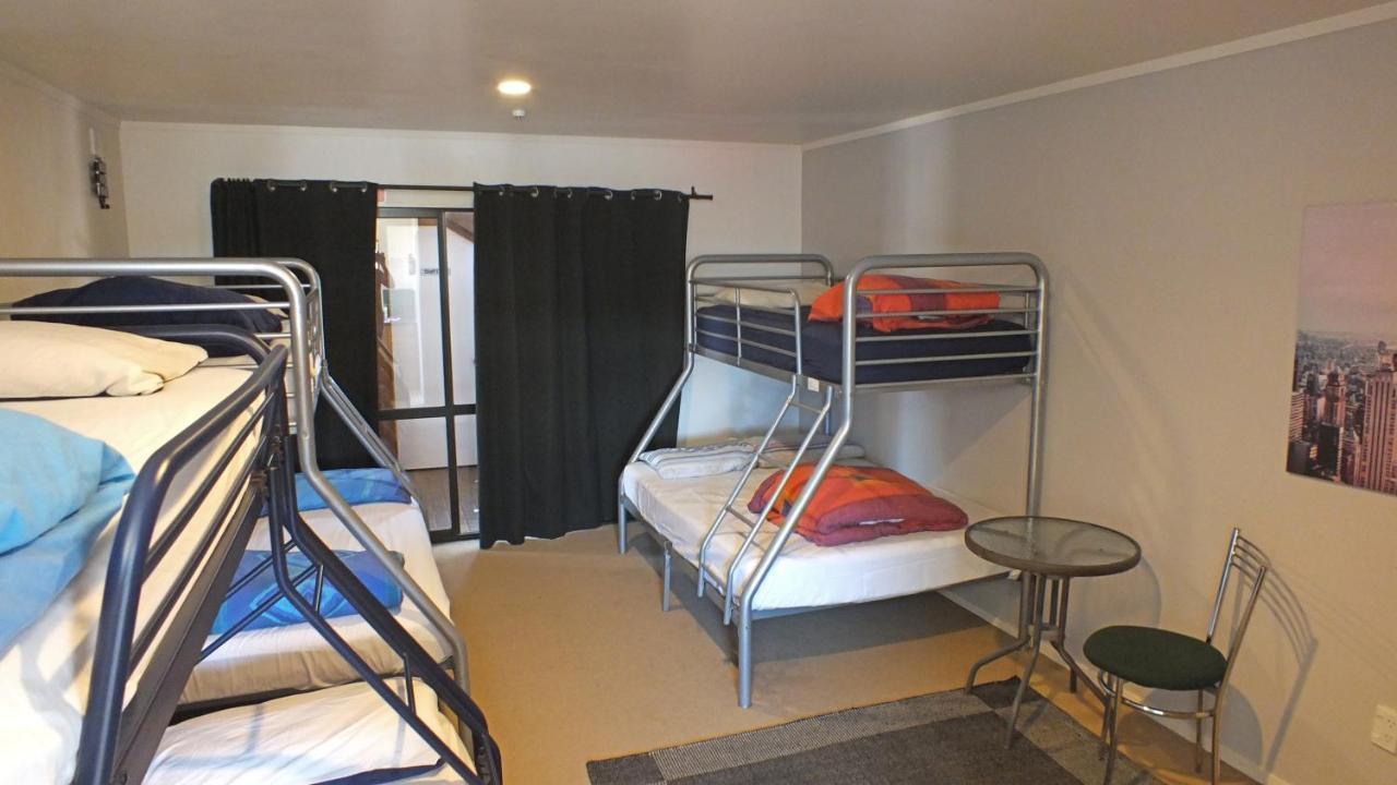 Bay Adventurer Backpackers & Apartments Paihia Dış mekan fotoğraf