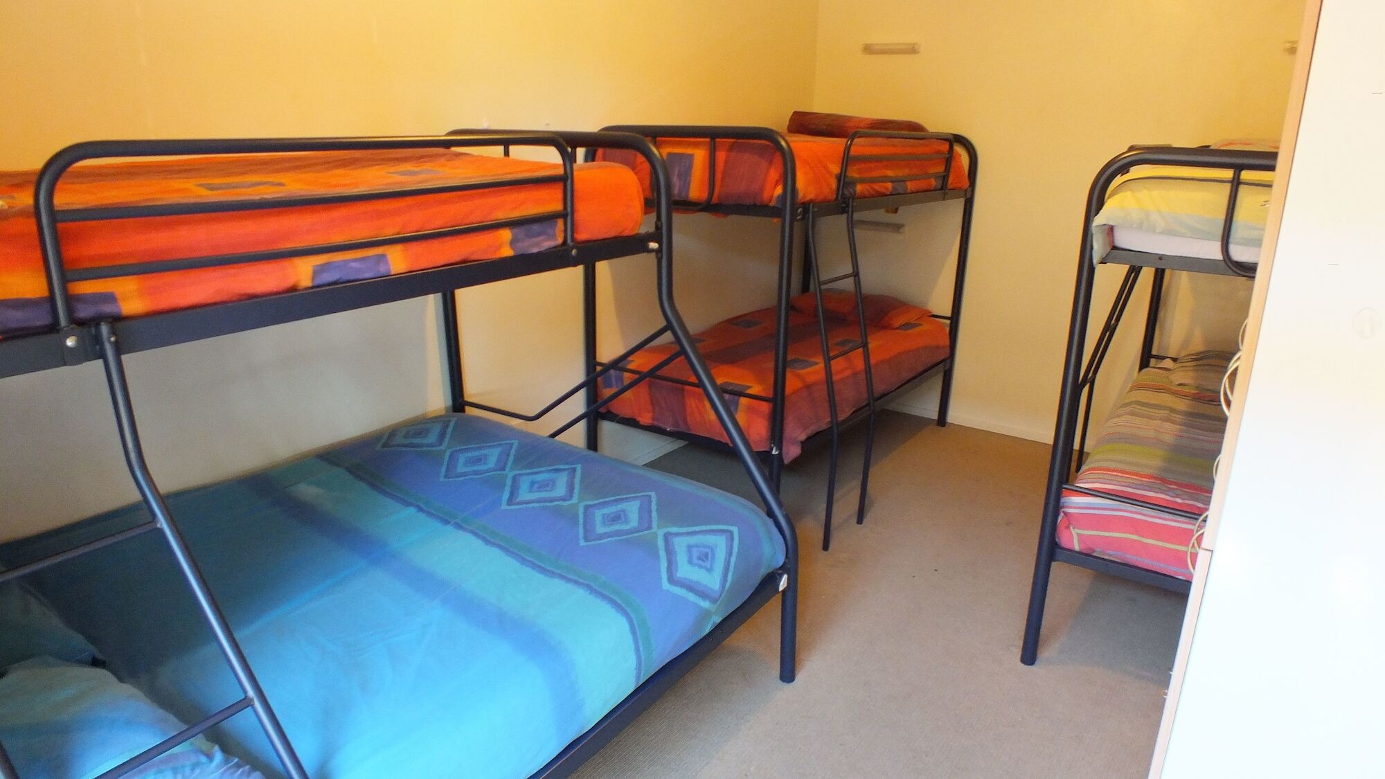 Bay Adventurer Backpackers & Apartments Paihia Dış mekan fotoğraf