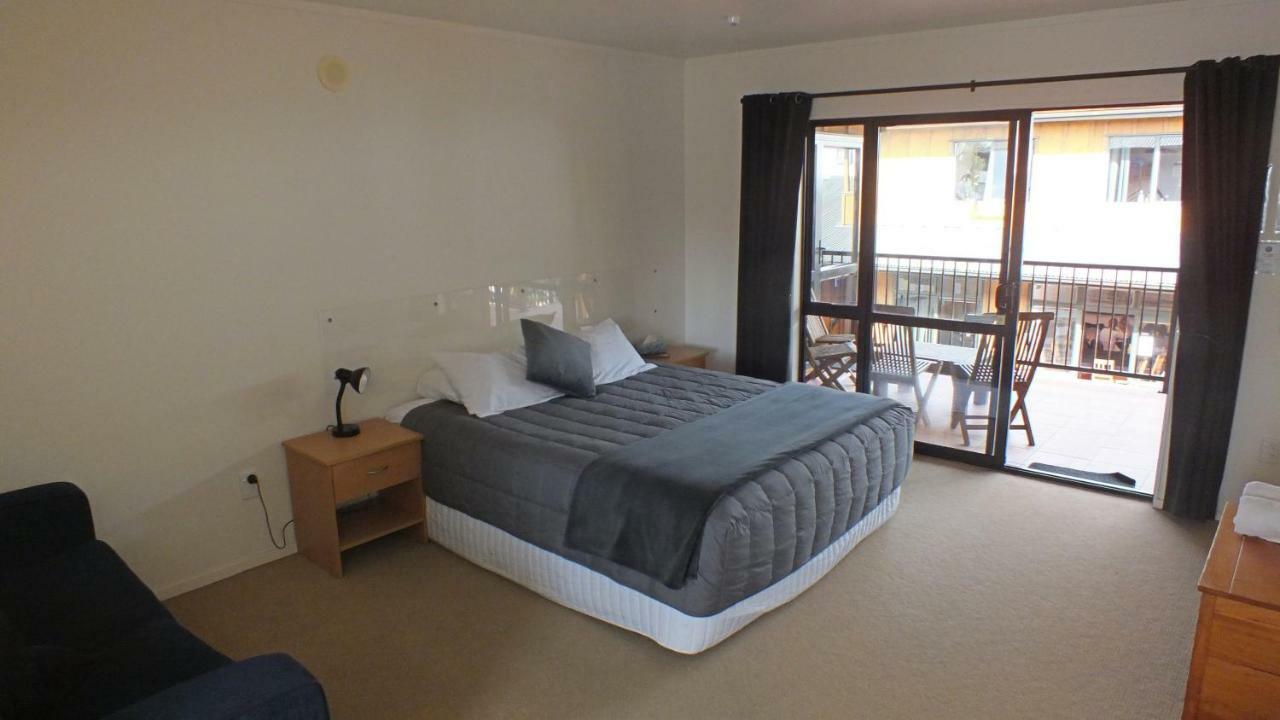 Bay Adventurer Backpackers & Apartments Paihia Dış mekan fotoğraf